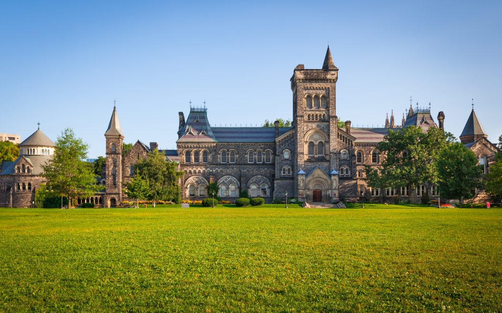 Visite a Universidade de Toronto: qoe fazer na cidade