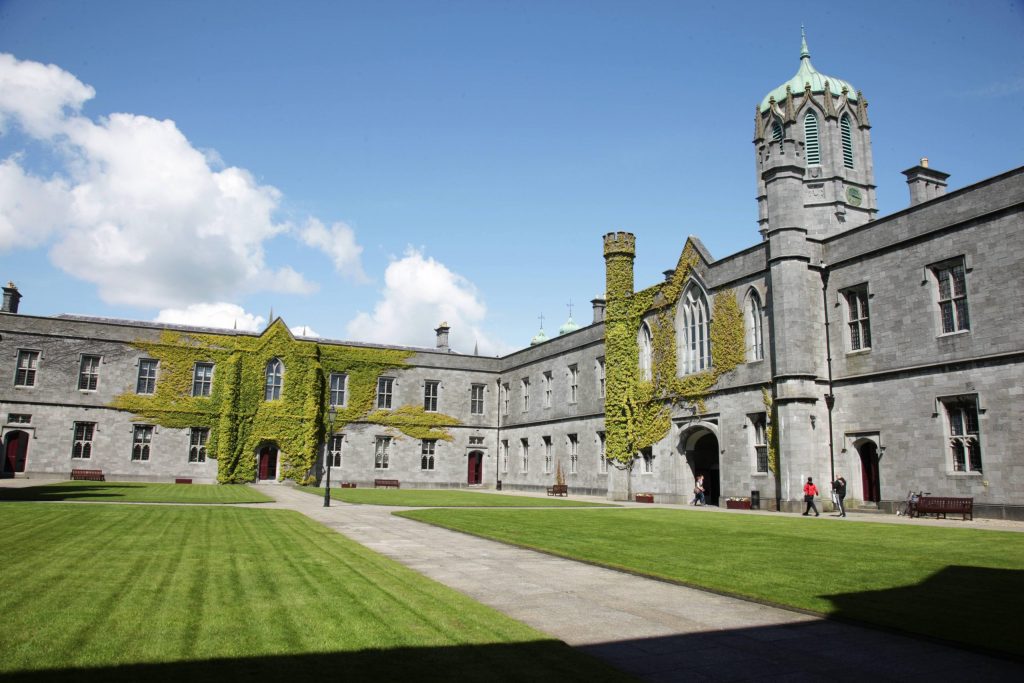 A Universidade de Galway, vista de fora.