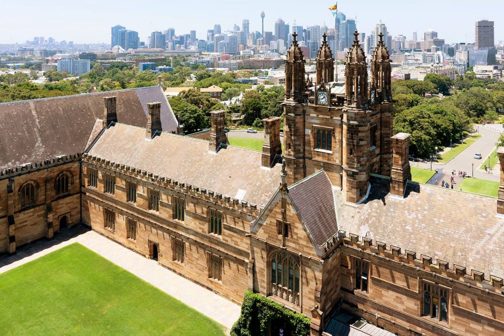 Vista aérea da Universidade de Sydney iluminada pelo sol