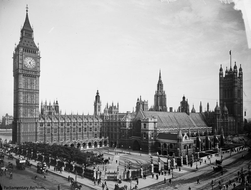Imagem histórica de Londres em preto e branco