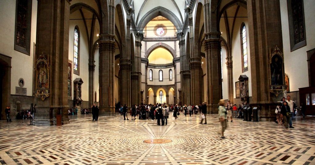 Interior da Catedral de Santa Maria del Fiore | Intercâmbio em Florença